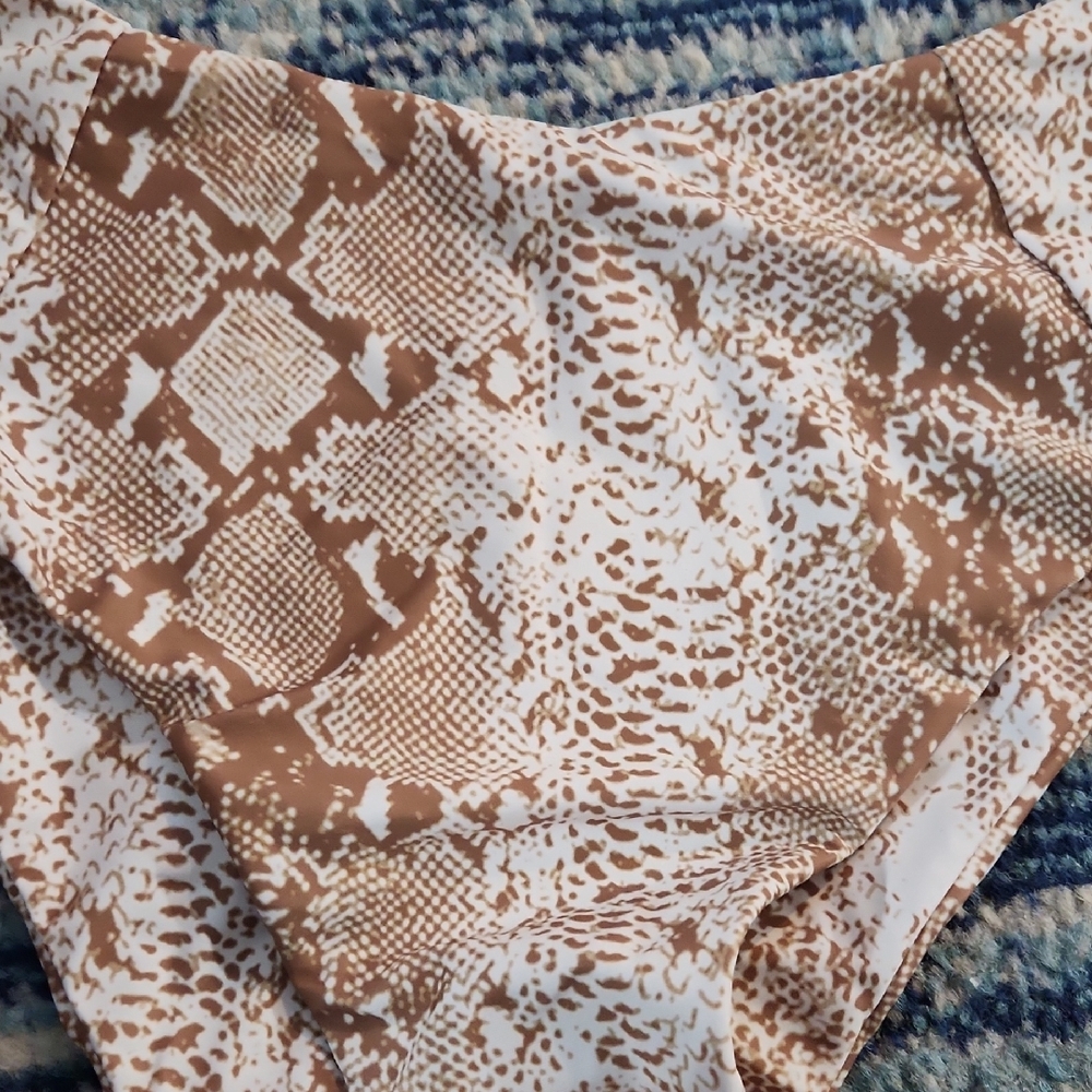 Snake Print Bikini Set - Picture 2 of 4